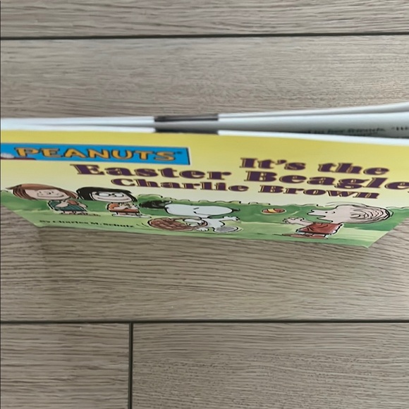 🛍️ 3 for $20 🛍️ - Peanuts Easter Beagle Storybook with Colorful Cover - Picture 3 of 4